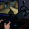SHURE シュア MV6 USB ゲーミング マイクロホン : ゲーム ゲーマー 配信 ストリーミング ダイナミックマイク 単一指向性 USB-C 有線 ノイズ除去 オートレベルモード ミュートボタン MOTIVシリーズ Windows Mac iOS Android 対応 MOTIV MIX アプリ DSP設定 ブラック MV6-J
